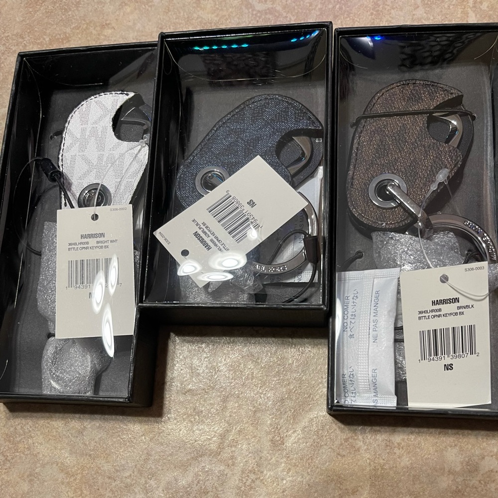 NWT MICHAEL KORS Harrison Logo Bottle Opener Key Fob White, Blue or Brown